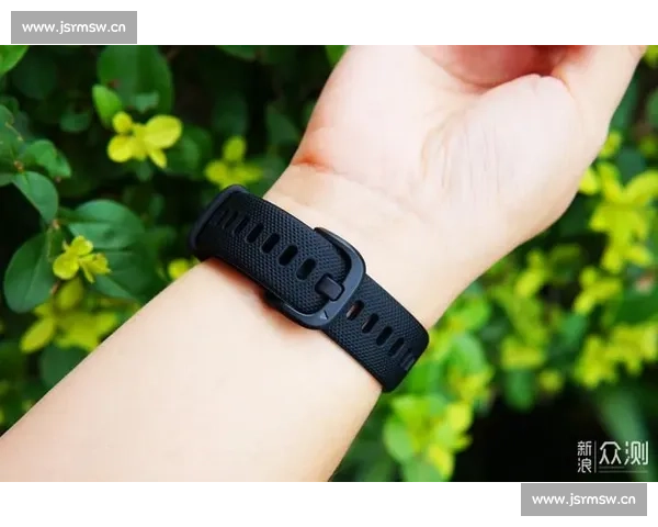 围绕库里比赛常佩戴手环的象征意义与背后故事全景式深度解读